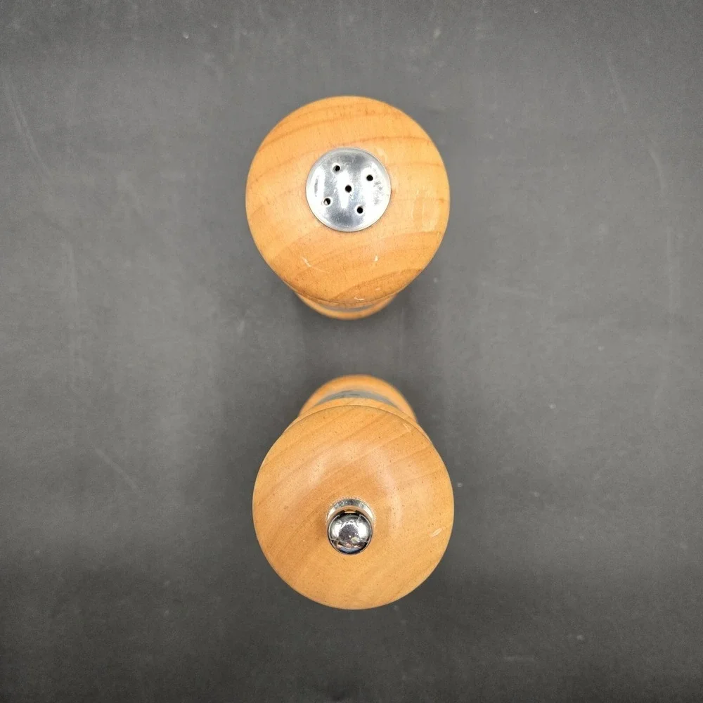 Pflatzgraff Salt & Pepper Shaker Set Mr. Dudley White Blue Floral‎ **damaged**